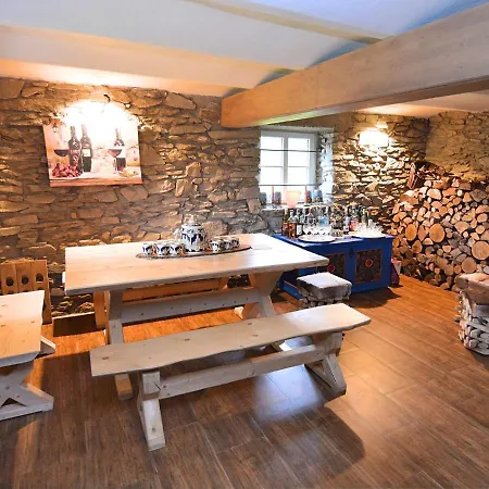 Spacious Near Forest In Buchet *