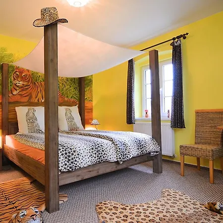 Spacious Near Forest In Buchet Holiday home Lam