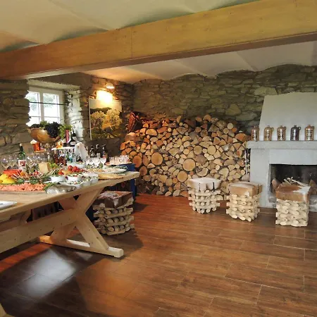 Spacious Near Forest In Buchet Holiday home *